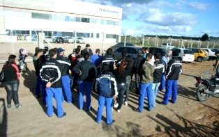 PLR 2010: Metalúrgicos da TI Automotive reprovam nova proposta e greve continua